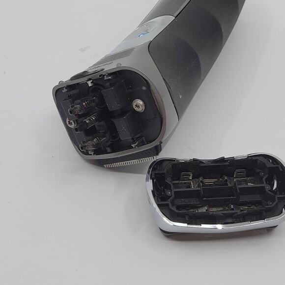 Braun Series 3 390cc-4 Cordless Rechargeable Mens Self-Cleaning Electric Shaver - Picture 9 of 15